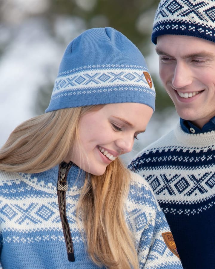 Dale of Norway Cortina Merino Hat Blue Shadow/Off White Dale of Norway Dale of Norway Cortina Merino Hat Blue Shadow/Off White Dale of Norway