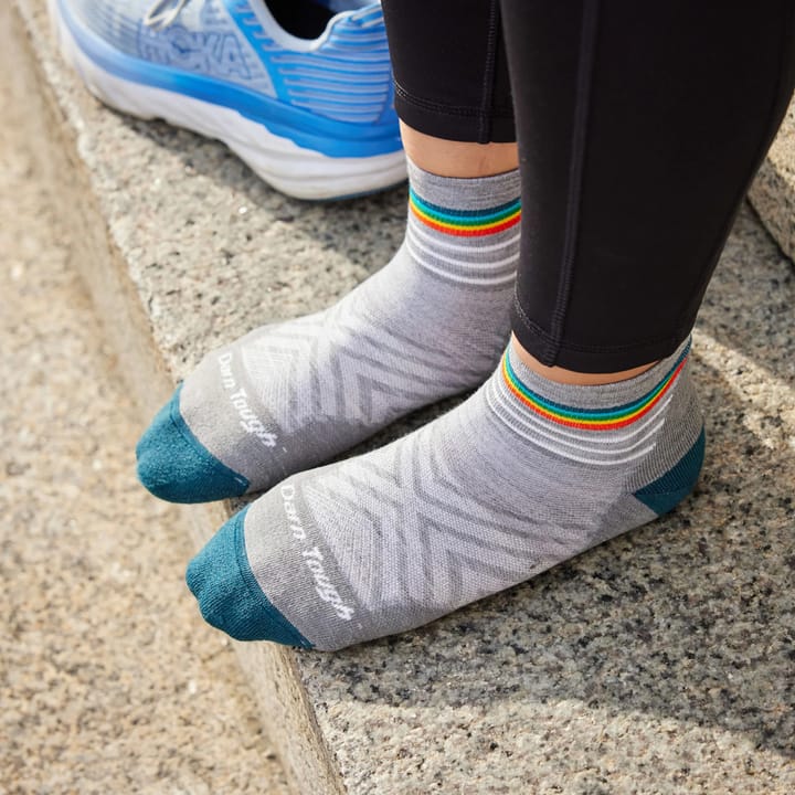 Darn Tough Women's Run 1/4 Ultra-Lightweight Cushion Running Sock  Gray Darn Tough