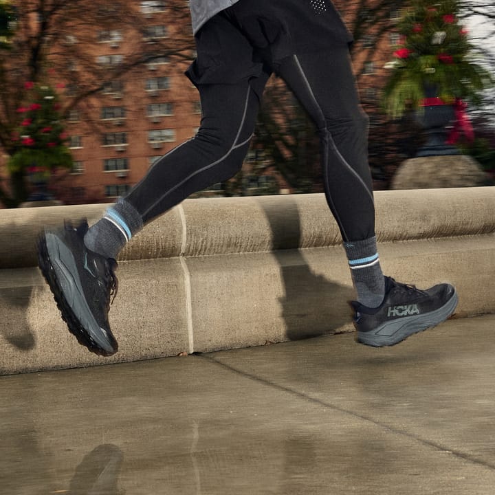 Darn Tough Men’s Element Micro Crew Lightweight Running Socks Gray Darn Tough