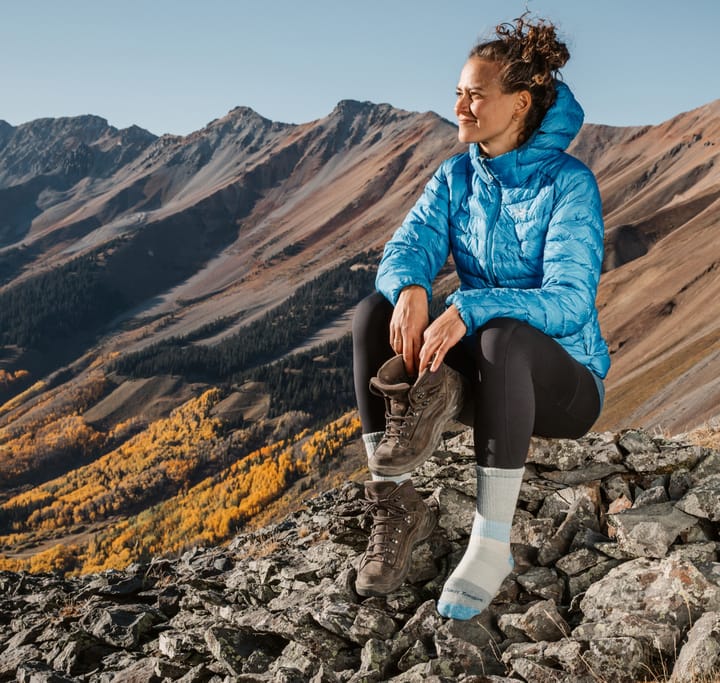 Darn Tough Women's Mountaineering Micro Crew Heavy With Full Cushion Reed Darn Tough