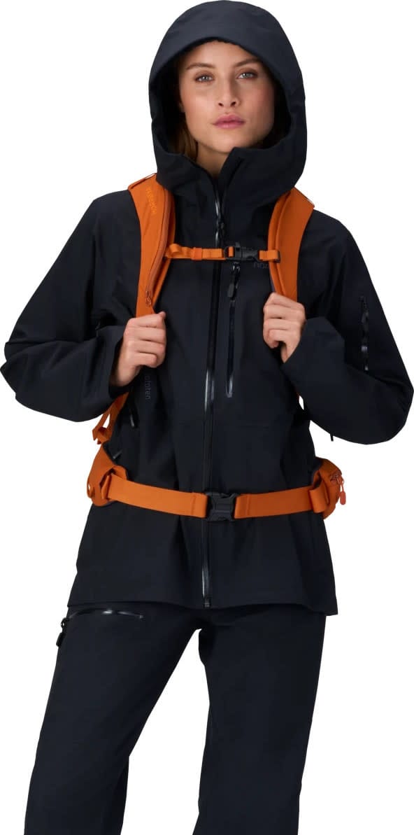Norrøna Women's Lofoten 28l Pack Gold Flame Norrøna Norrøna Women's Lofoten 28l Pack Gold Flame Norrøna