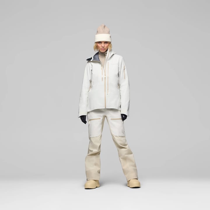 Norrøna Women's Lofoten GORE-TEX Pro Pants Whisper White Norrøna Norrøna Women's Lofoten GORE-TEX Pro Pants Whisper White Norrøna