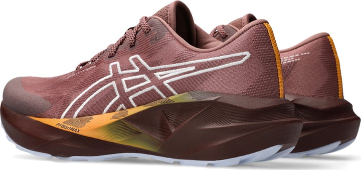 Asics Women's Novablast 5 TR Nature Bathing/Rubble Red Asics Asics Women's Novablast 5 TR Nature Bathing/Rubble Red Asics
