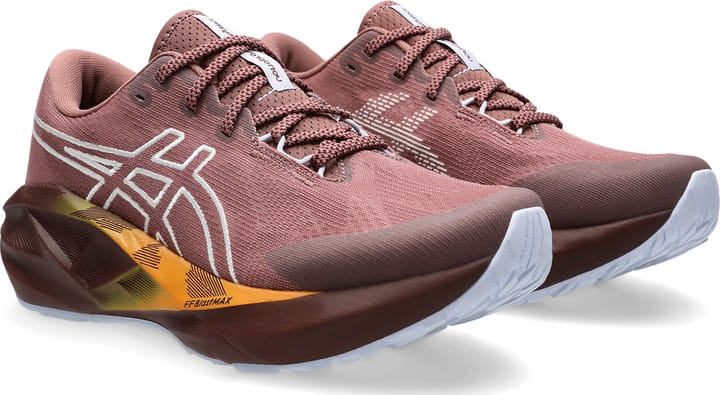 Asics Women's Novablast 5 TR Nature Bathing/Rubble Red Asics Asics Women's Novablast 5 TR Nature Bathing/Rubble Red Asics