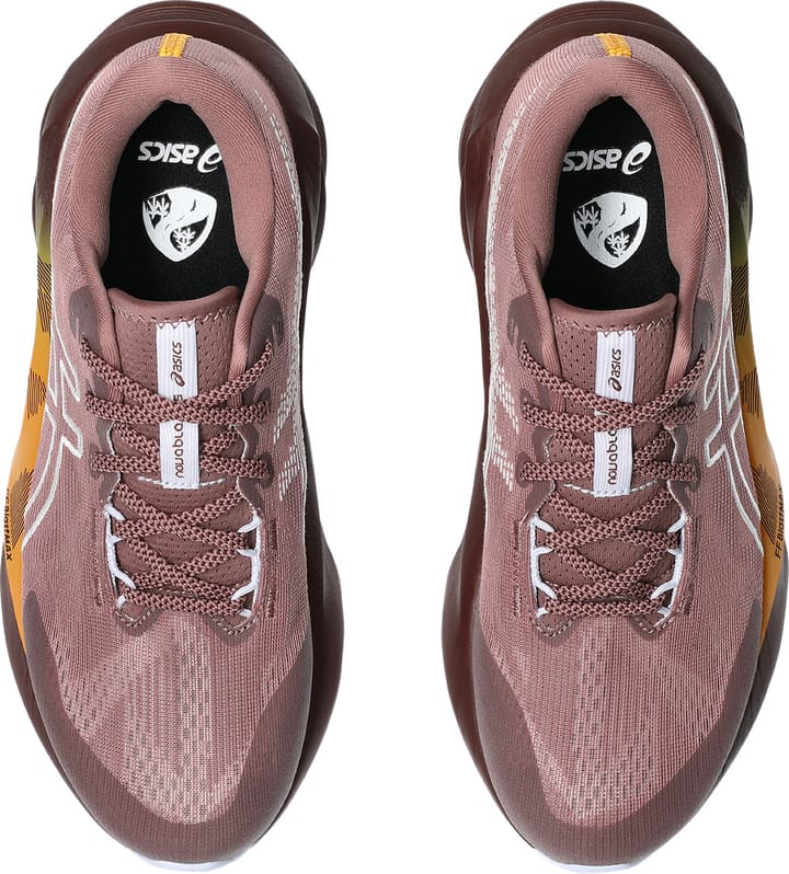 Asics Women's Novablast 5 TR Nature Bathing/Rubble Red Asics Asics Women's Novablast 5 TR Nature Bathing/Rubble Red Asics
