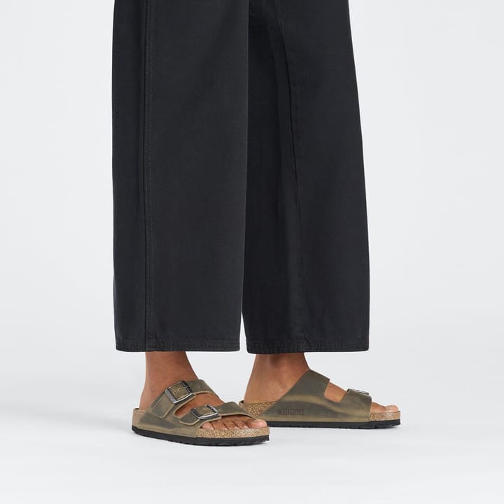 Birkenstock Unisex Arizona Oiled Leather Narrow Faded Khaki Birkenstock