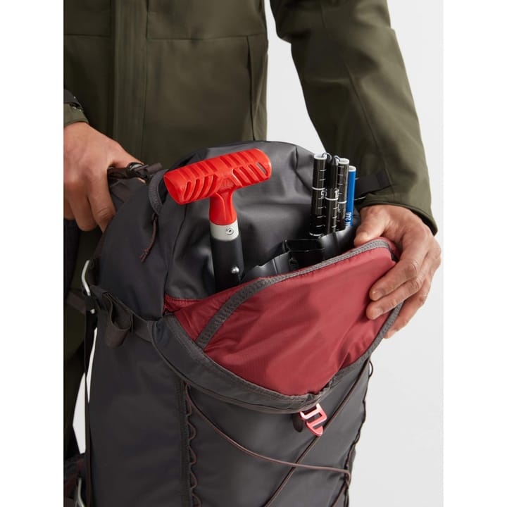 Klättermusen Kåre Backpack 30l Raven Klättermusen Klättermusen Kåre Backpack 30l Raven Klättermusen