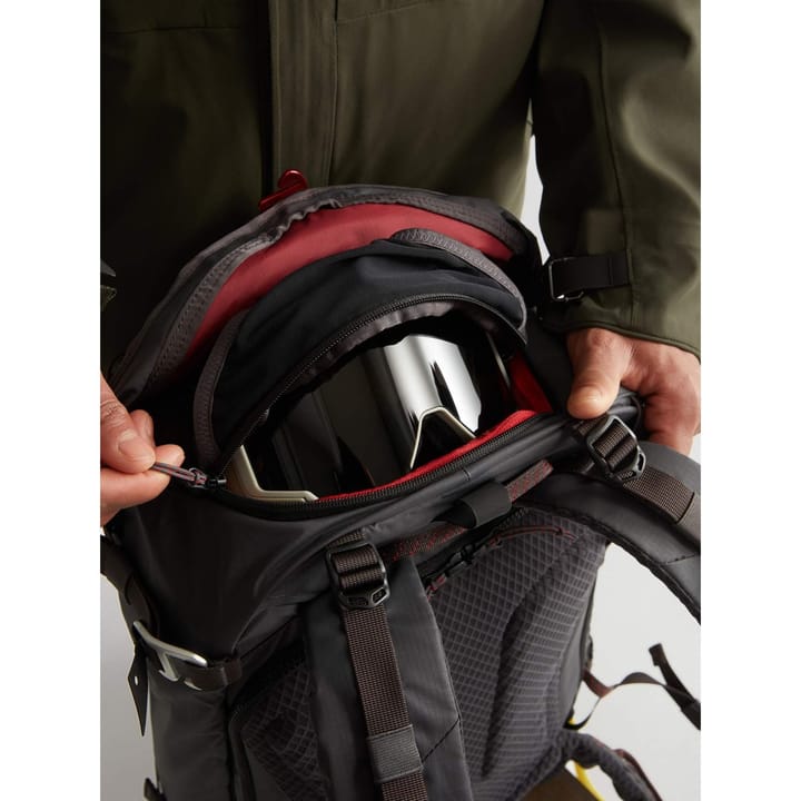 Klättermusen Kåre Backpack 30l Raven Klättermusen Klättermusen Kåre Backpack 30l Raven Klättermusen