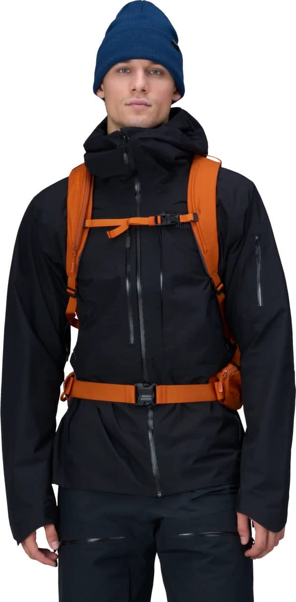 Norrøna Lofoten 30L Pack Gold Flame Norrøna Norrøna Lofoten 30L Pack Gold Flame Norrøna
