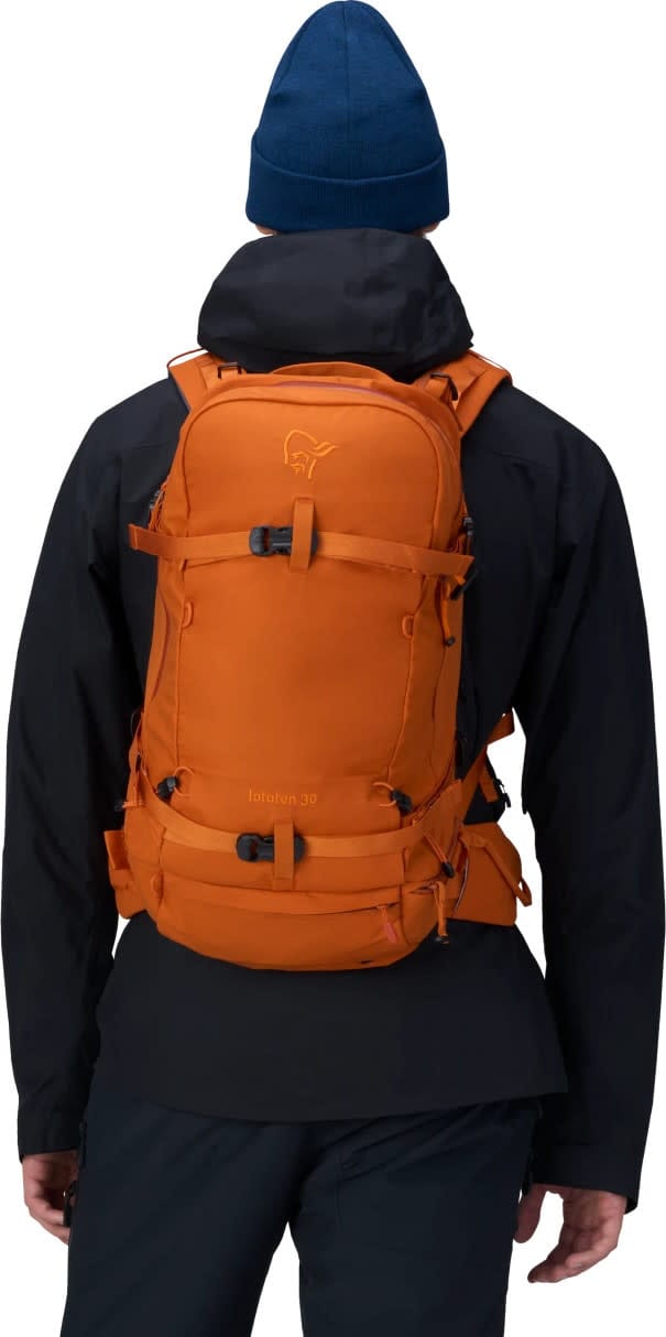 Norrøna Lofoten 30L Pack Gold Flame Norrøna Norrøna Lofoten 30L Pack Gold Flame Norrøna
