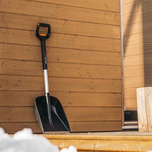 Fiskars Bilsnöskyffel X-Series Teleskopisk Svart Fiskars