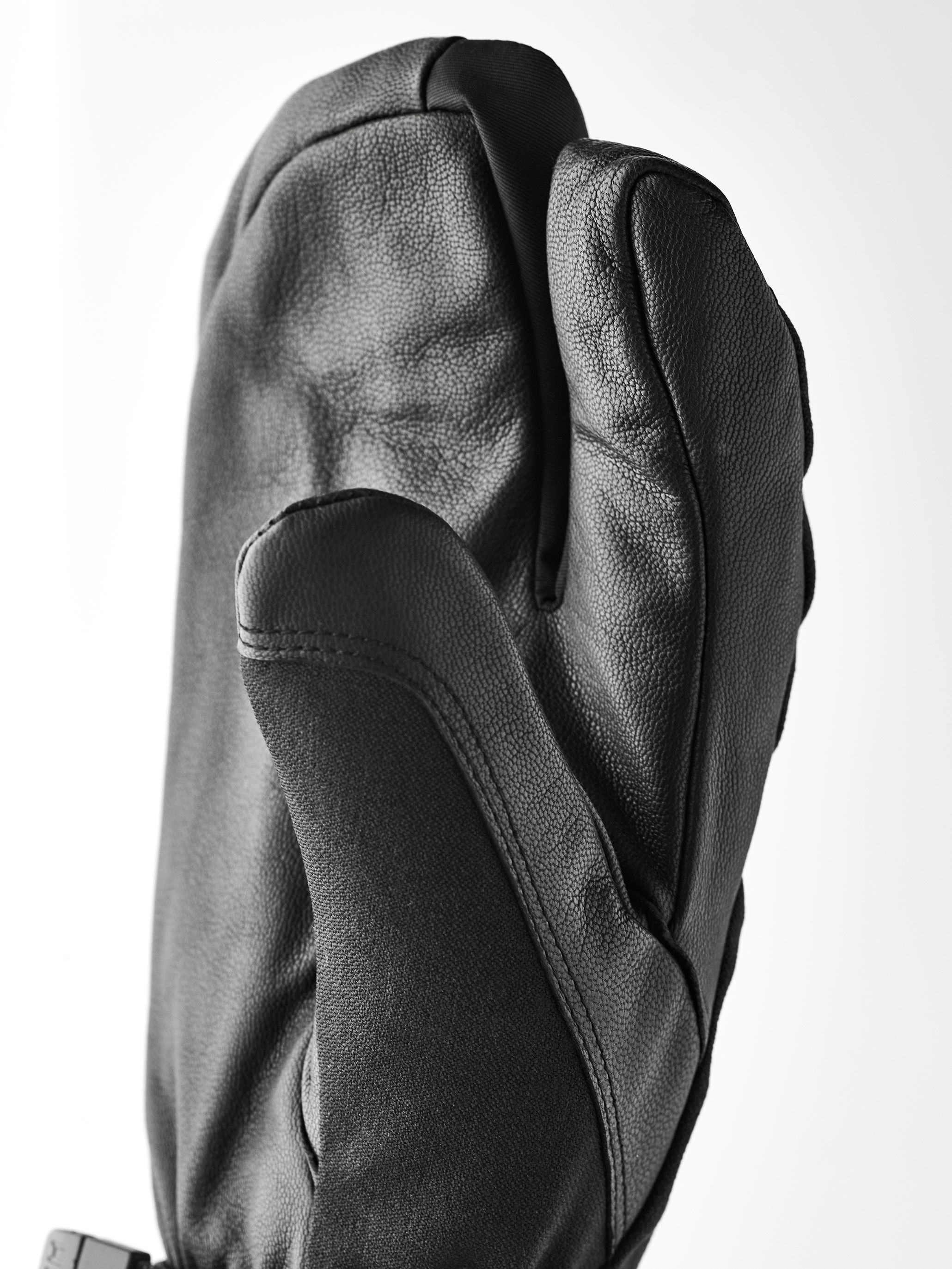 Hestra CZone Mountain - 3 Finger Black | Buy Hestra CZone Mountain