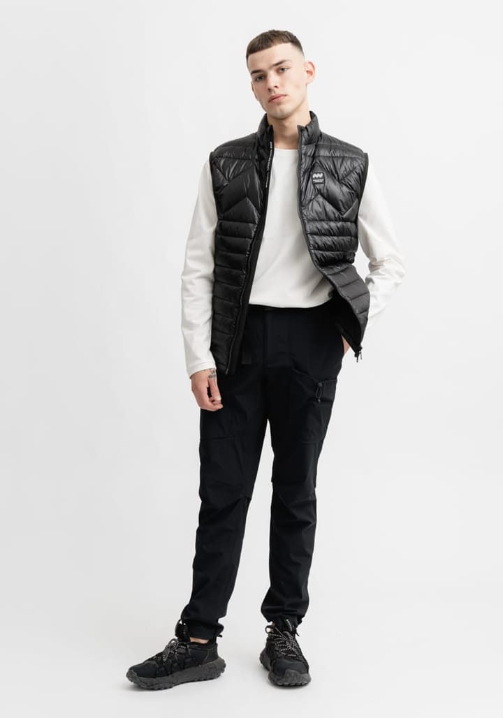 Mountain Works Featherlight Down Vest Black Fjellsport.no