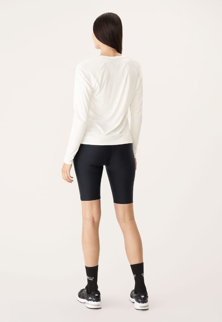 Röhnisch Women's Active Logo Long Sleeve Vanilla Ice Röhnisch Röhnisch Women's Active Logo Long Sleeve Vanilla Ice Röhnisch