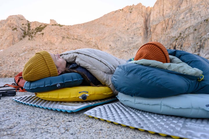 Therm-a-Rest NeoAir XLite NXT Regular Short Sleeping Pad Solar Flare Therm-a-Rest