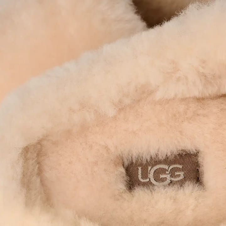 UGG Women’s Elea Fluffed Slip-On  Natural UGG