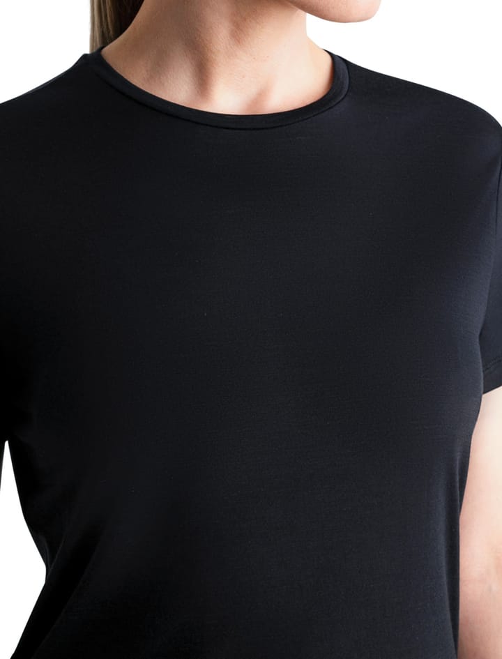 Icebreaker Women's Merino 125 Cool-Lite™ Sphere III Short Sleeve Tee Black Icebreaker Icebreaker Women's Merino 125 Cool-Lite™ Sphere III Short Sleeve Tee Black Icebreaker