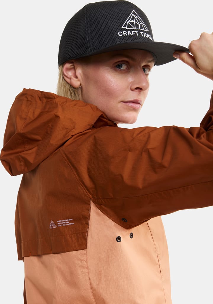 Craft Women's Pro Trail 2L Light Weight Jacket Cliff/Mud Craft Craft Women's Pro Trail 2L Light Weight Jacket Cliff/Mud Craft