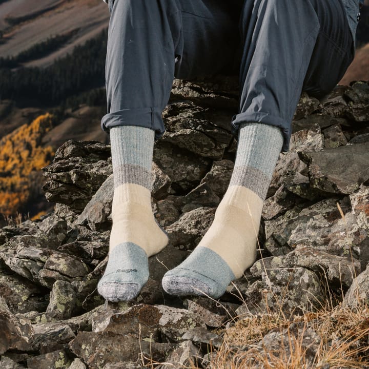 Darn Tough Men's Mountaineering Micro Crew Extra Cushion Geyser Darn Tough