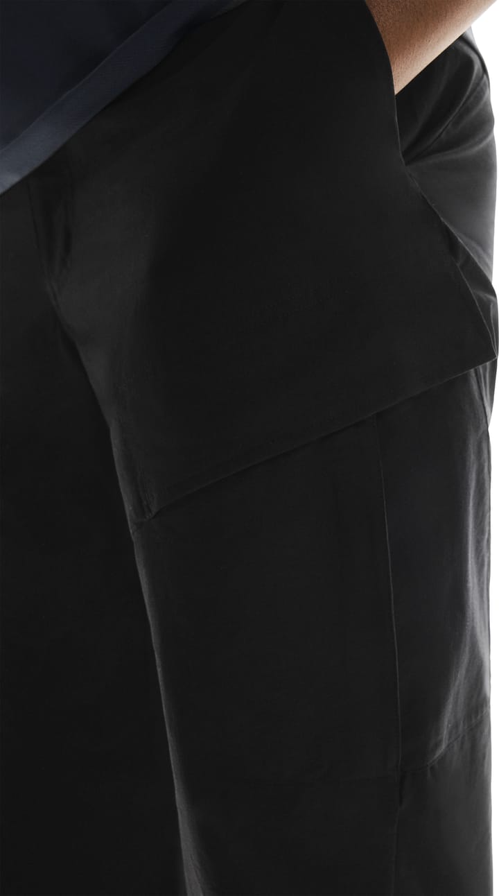 On Women's Trek Pants Black On