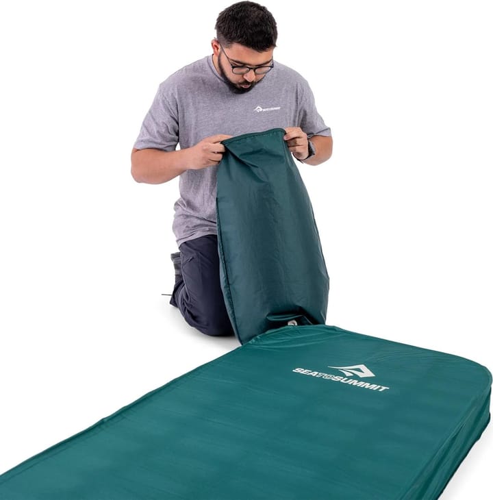 Sea To Summit Comfort Deluxe Self-Inflating Sleeping Pad Large Rectangular Wide Rain Forest Sea To Summit