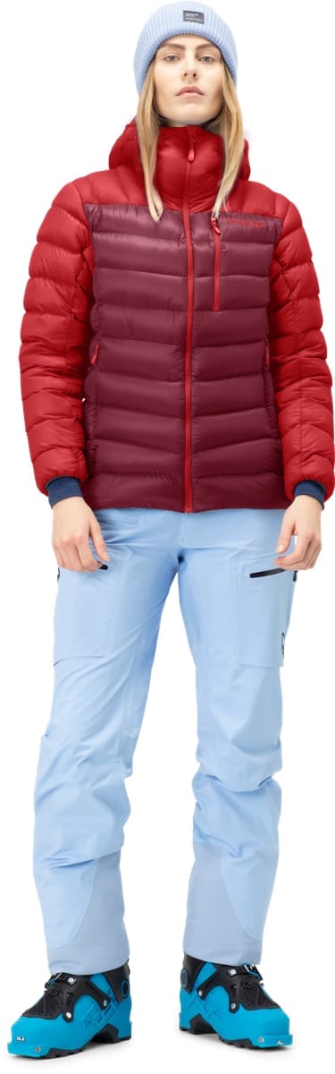 Norrøna Lyngen Down850 Hood W'S True Red/Rhubarb Norrøna Norrøna Lyngen Down850 Hood W'S True Red/Rhubarb Norrøna