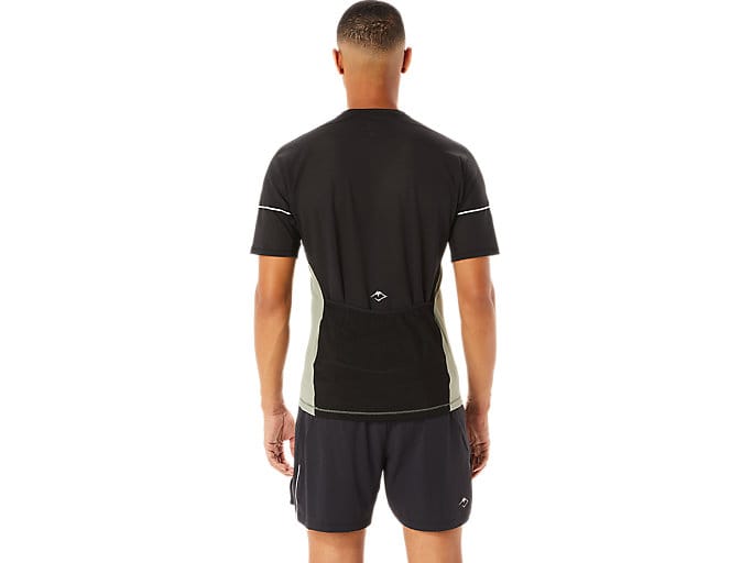 Asics Men's Fujitrail Top Graphite Grey/Brilliant White Asics Asics Men's Fujitrail Top Graphite Grey/Brilliant White Asics