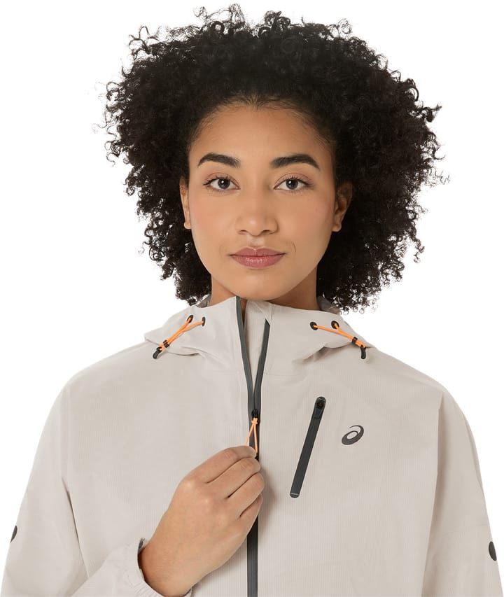 Asics Women's Fujitrail Elite Waterproof Jacket Cream Asics Asics Women's Fujitrail Elite Waterproof Jacket Cream Asics