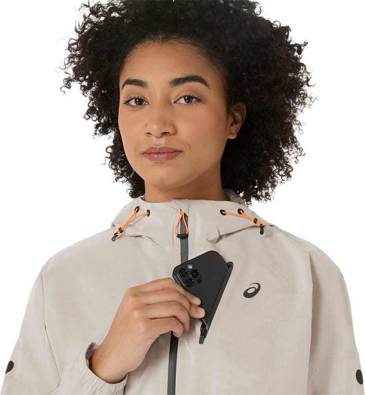 Asics Women's Fujitrail Elite Waterproof Jacket Cream Asics Asics Women's Fujitrail Elite Waterproof Jacket Cream Asics