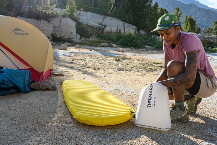 Therm-a-Rest NeoAir XLite NXT Regular Wide Sleeping Pad Solar Flare Therm-a-Rest