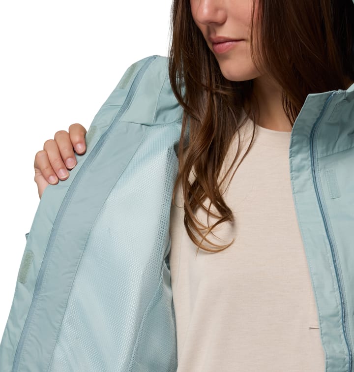 Columbia Women's Pouring Adventure lll Jacket Crushed Blue Columbia Columbia Women's Pouring Adventure lll Jacket Crushed Blue Columbia