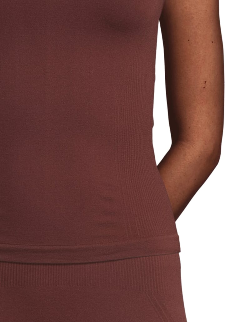 Casall Essential Seamless Racerback Mahogany Red Casall Casall Essential Seamless Racerback Mahogany Red Casall