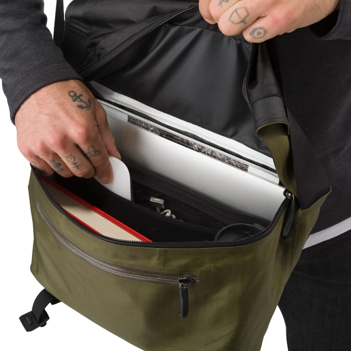 Arc'teryx Granville Courier Bag Black 10L Arc'teryx Arc'teryx Granville Courier Bag Black 10L Arc'teryx