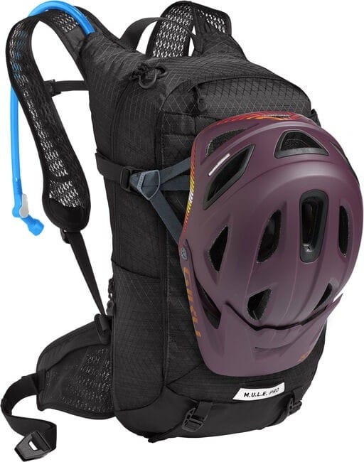 CamelBak Women's M.U.L.E. Pro 14 Black/White Camelbak CamelBak Women's M.U.L.E. Pro 14 Black/White Camelbak