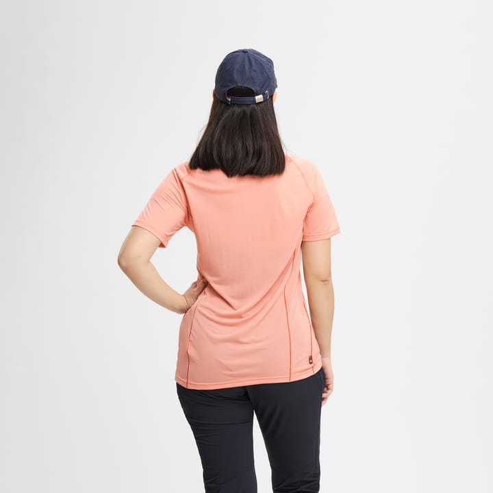 Elevenate Women's Skyward Tee Strawberry Elevenate