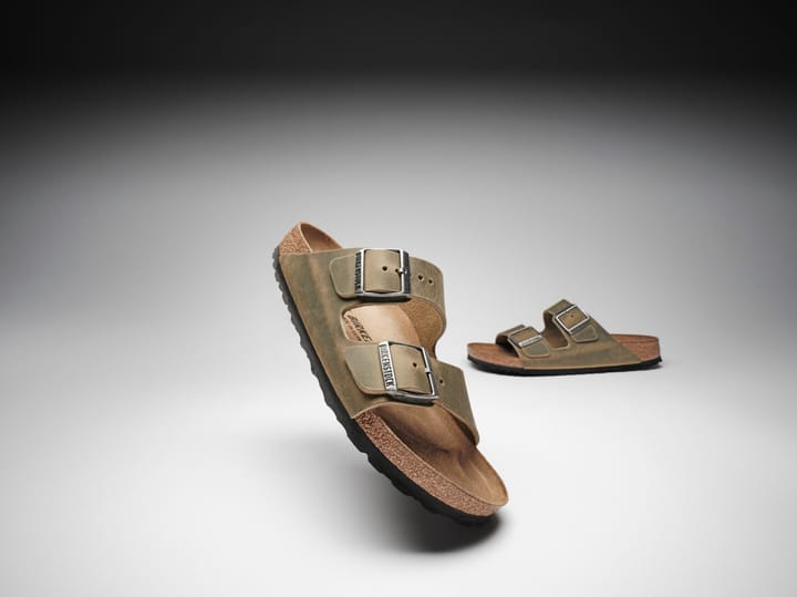 Birkenstock Unisex Arizona Oiled Leather Regular Faded Khaki Birkenstock Birkenstock Unisex Arizona Oiled Leather Regular Faded Khaki Birkenstock