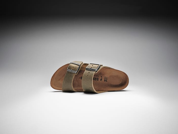 Birkenstock Unisex Arizona Oiled Leather Regular Faded Khaki Birkenstock Birkenstock Unisex Arizona Oiled Leather Regular Faded Khaki Birkenstock
