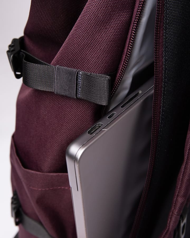 Sandqvist Icon Rolltop Backpack L Red Sandqvist Sandqvist Icon Rolltop Backpack L Red Sandqvist