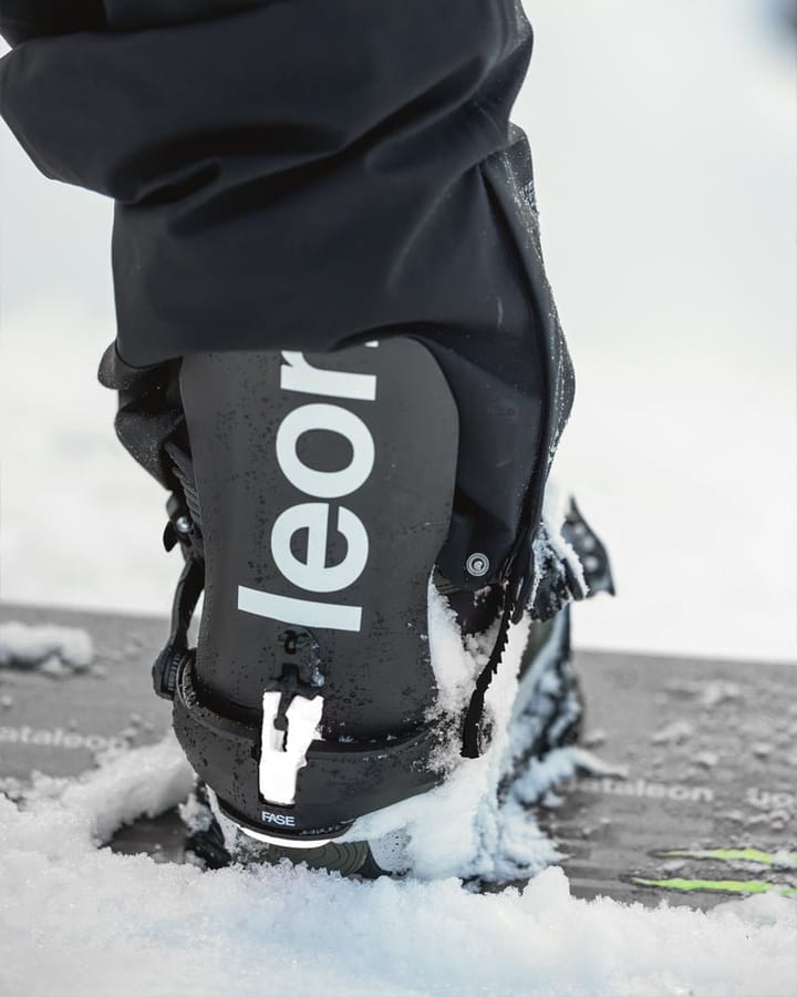 Bataleon Blaster AsymWrap™ FASE® Snowboard Bindings Black Bataleon