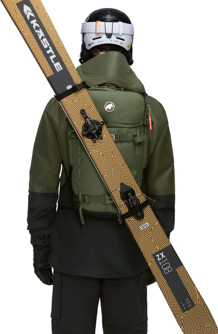 Mammut Nirvana 22 Marsh/Black Mammut Mammut Nirvana 22 Marsh/Black Mammut