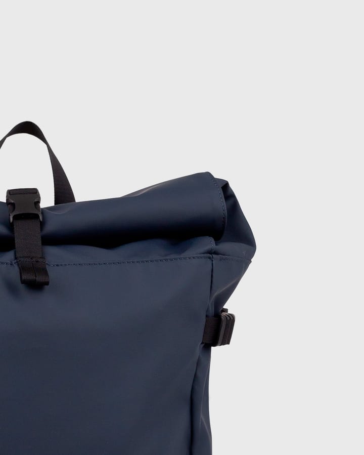 Sandqvist Stream Slim Rolltop L Blue Sandqvist