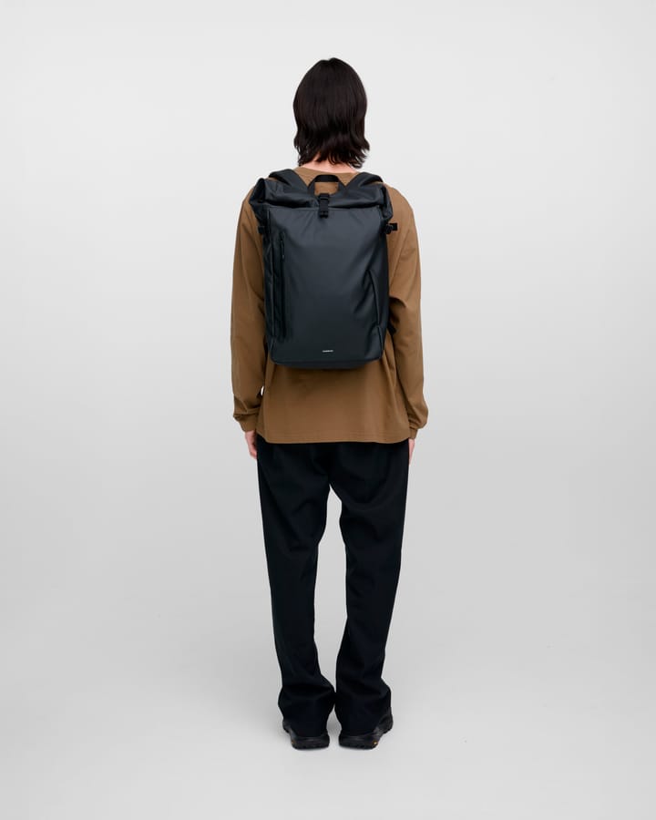 Sandqvist Stream Slim Rolltop L Black Sandqvist Sandqvist Stream Slim Rolltop L Black Sandqvist
