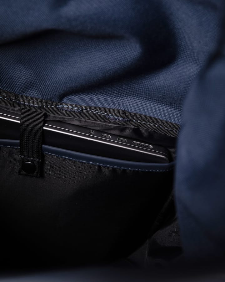 Sandqvist Stream Slim Rolltop M Blue Sandqvist Sandqvist Stream Slim Rolltop M Blue Sandqvist