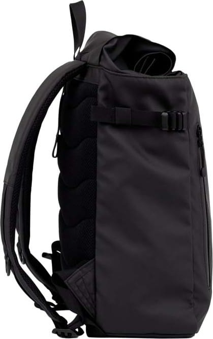 Sandqvist Stream Slim Rolltop M Black Sandqvist Sandqvist Stream Slim Rolltop M Black Sandqvist