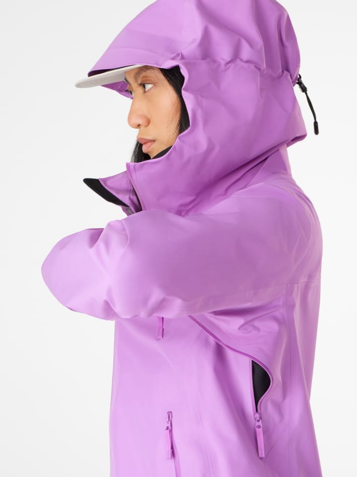Arc'teryx Women's Beta LT Jacket Mesmer Arc'teryx Arc'teryx Women's Beta LT Jacket Mesmer Arc'teryx