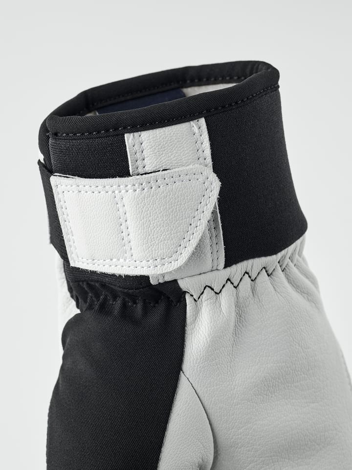 Hestra Flextron Motion Short 5-Finger Black/Offwhite Hestra Hestra Flextron Motion Short 5-Finger Black/Offwhite Hestra
