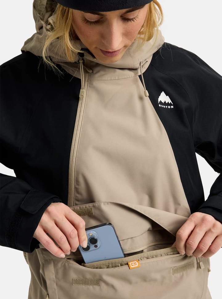 Burton Women's Reserve Relaxed Anorak Summit Taupe/True Black Burton Burton Women's Reserve Relaxed Anorak Summit Taupe/True Black Burton