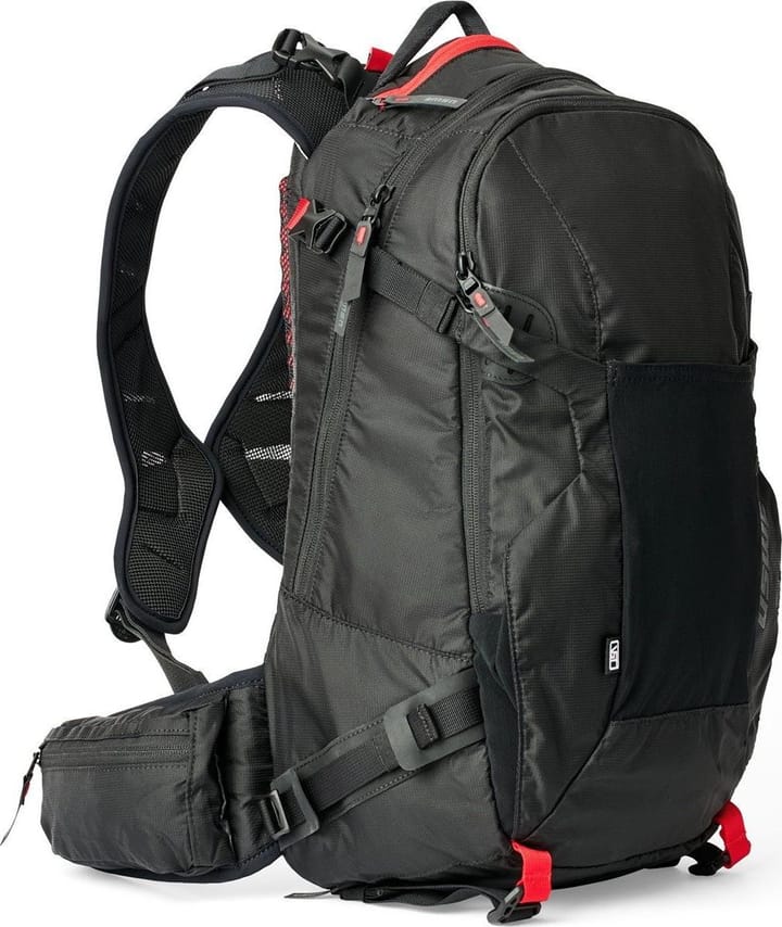 USWE Zippered VST 16L Daypack Black USWE