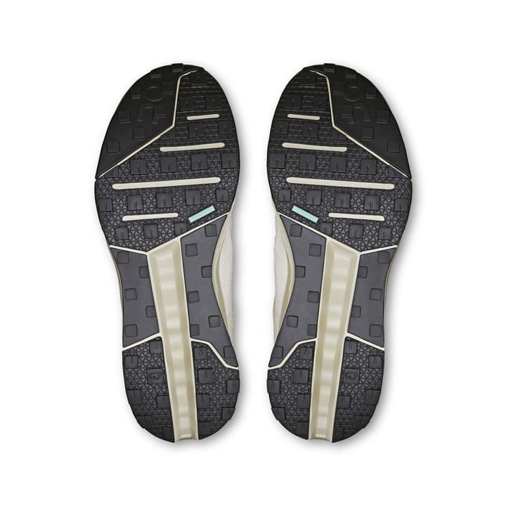 On Men's Cloudhorizon Waterproof Ghost/Ivory On On Men's Cloudhorizon Waterproof Ghost/Ivory On