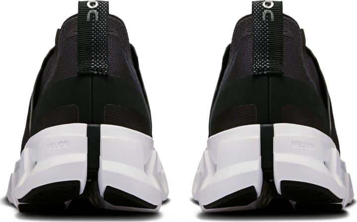 On Women's Cloudswift 4 Black/White On